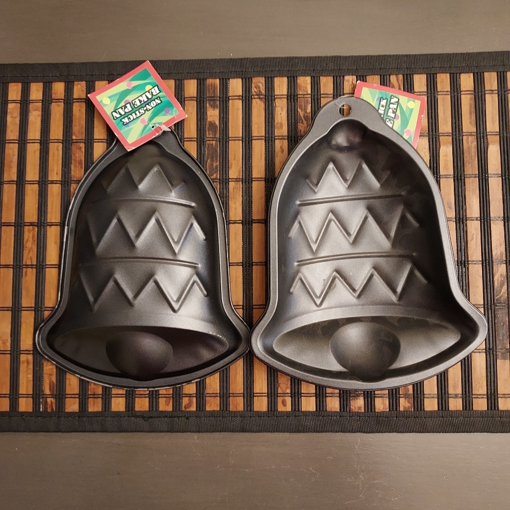 Set of Holiday Bells Non-Stick Baking Pan